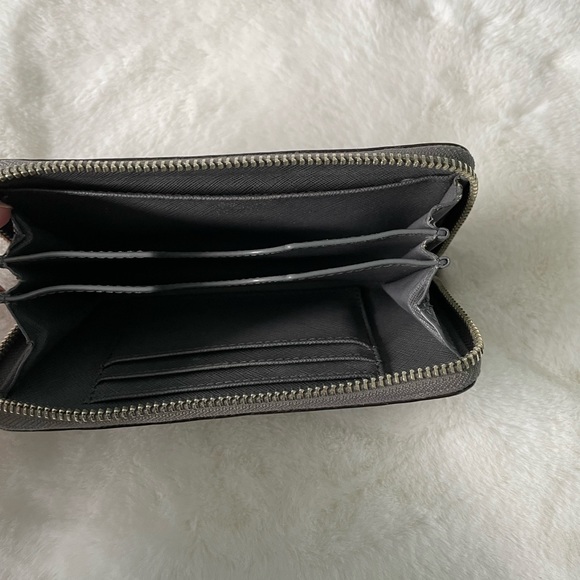 Michael Kors Waller - Picture 3 of 3